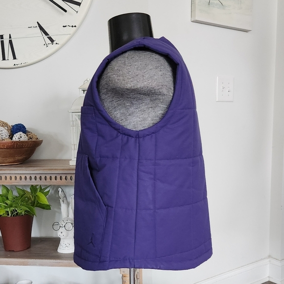 Jordan Women's Vest Jacket, Size Small, NWT, Purple loose fit - Picture 6 of 16